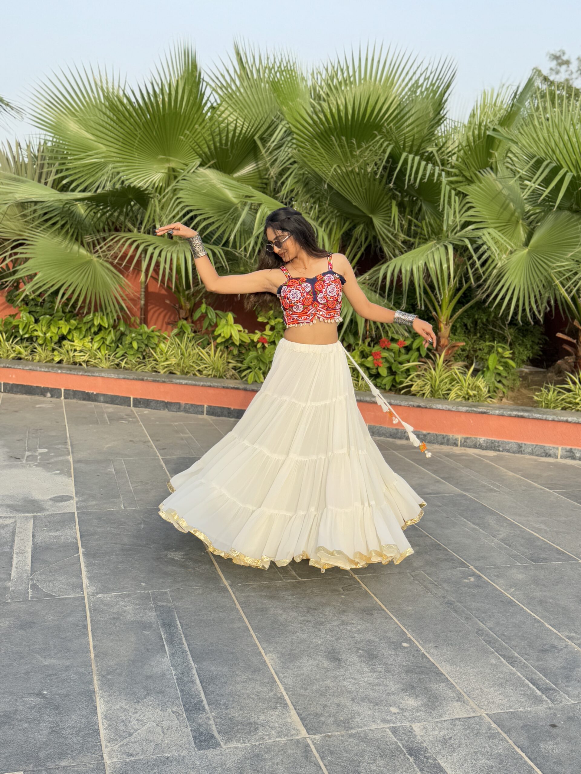 Safed Noor choli set - Image 2